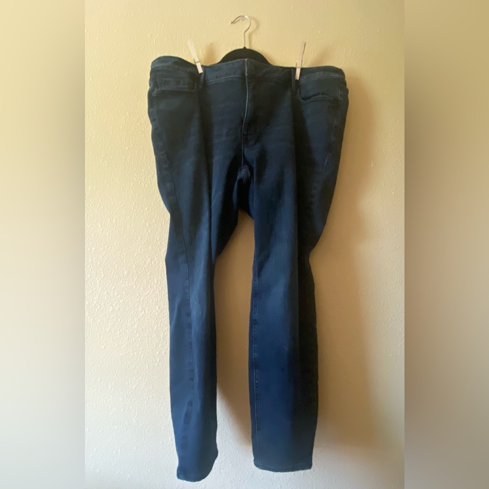 Dark rinse jeans 🌸